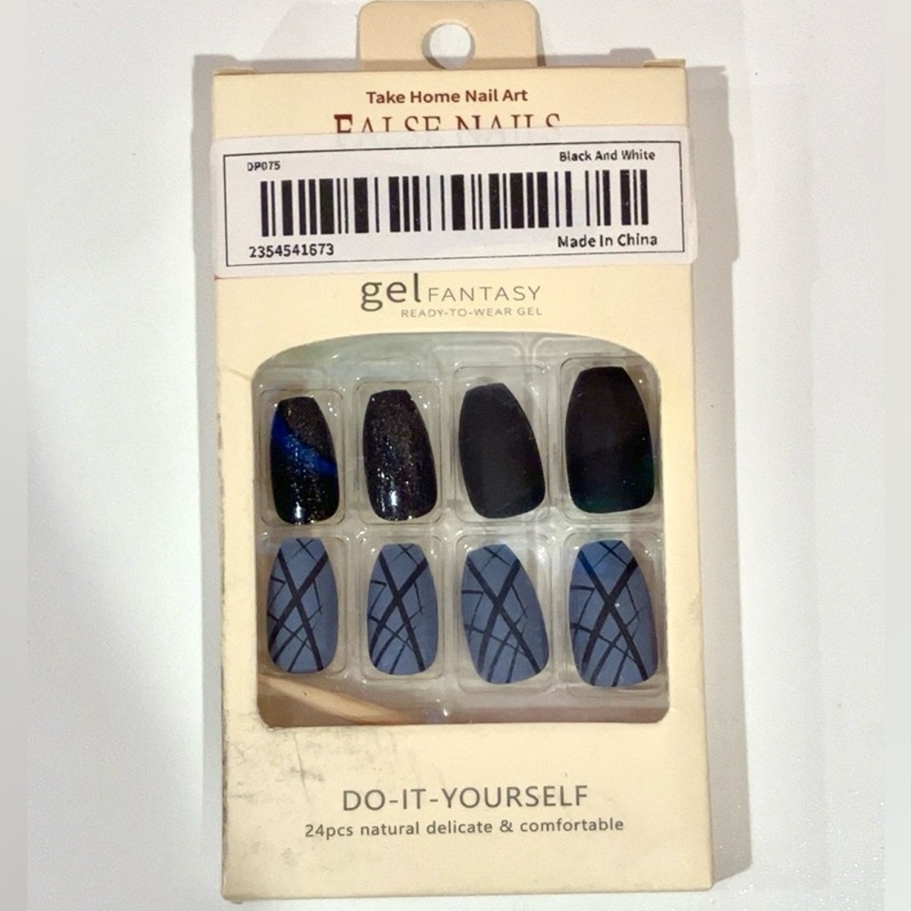 Black and Blue Press-on nails